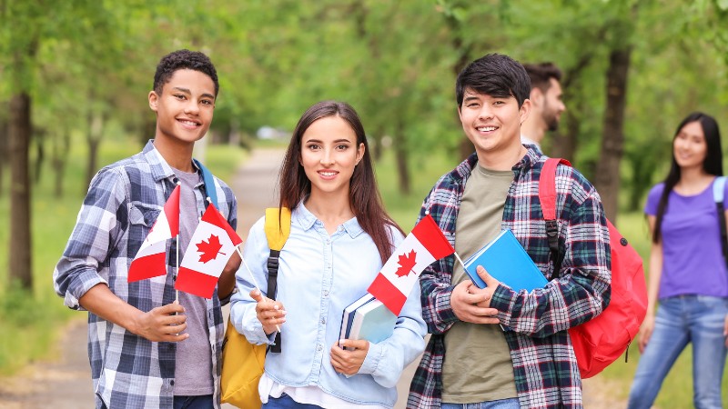 Có nên định cư Canada không?