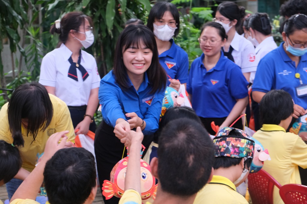 Thành đoàn TP Hồ Chí Minh tổ chức chuỗi hoạt động chăm lo cho trẻ em thành phố dịp Trung thu
