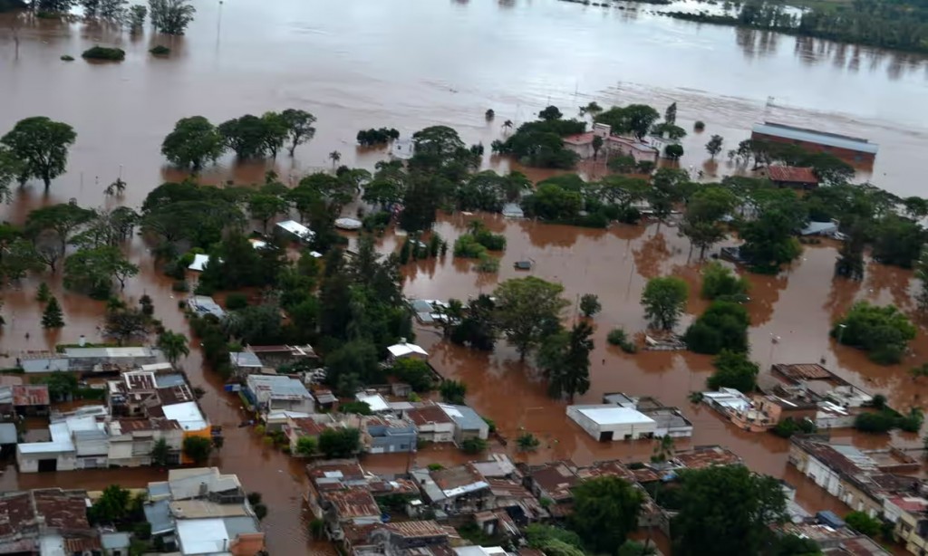 Tại một số khu vực, El Nino gây ra lũ lụt (Ảnh: EPA)