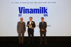 Qua 20 năm cổ phần hóa, Vinamilk luôn trong Top doanh nghiệp niêm yết hàng đầu Việt Nam