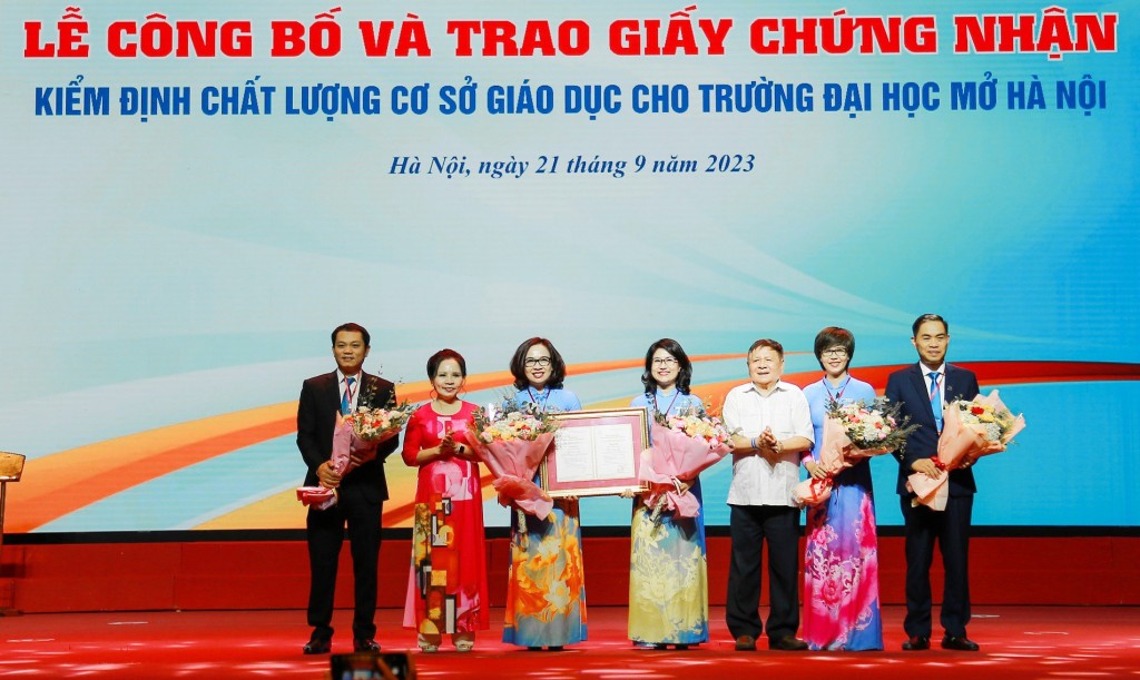 "Nạp" đầy năng lượng bước vào năm học mới