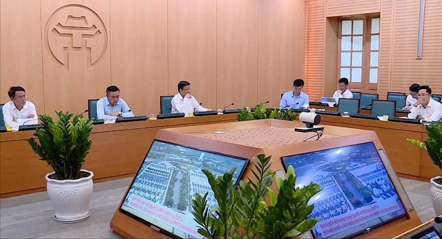 Chủ tịch UBND thành phố Hà Nội Trần Sỹ Thanh chủ trì buổi làm việc