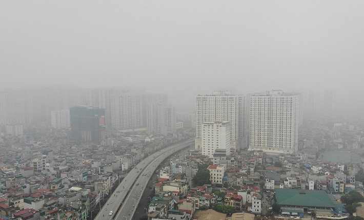 Tuy nhiên, quá trình đô thị hoá đã làm ô nhiễm nghiêm trọng bầu không khí tại Thủ đô