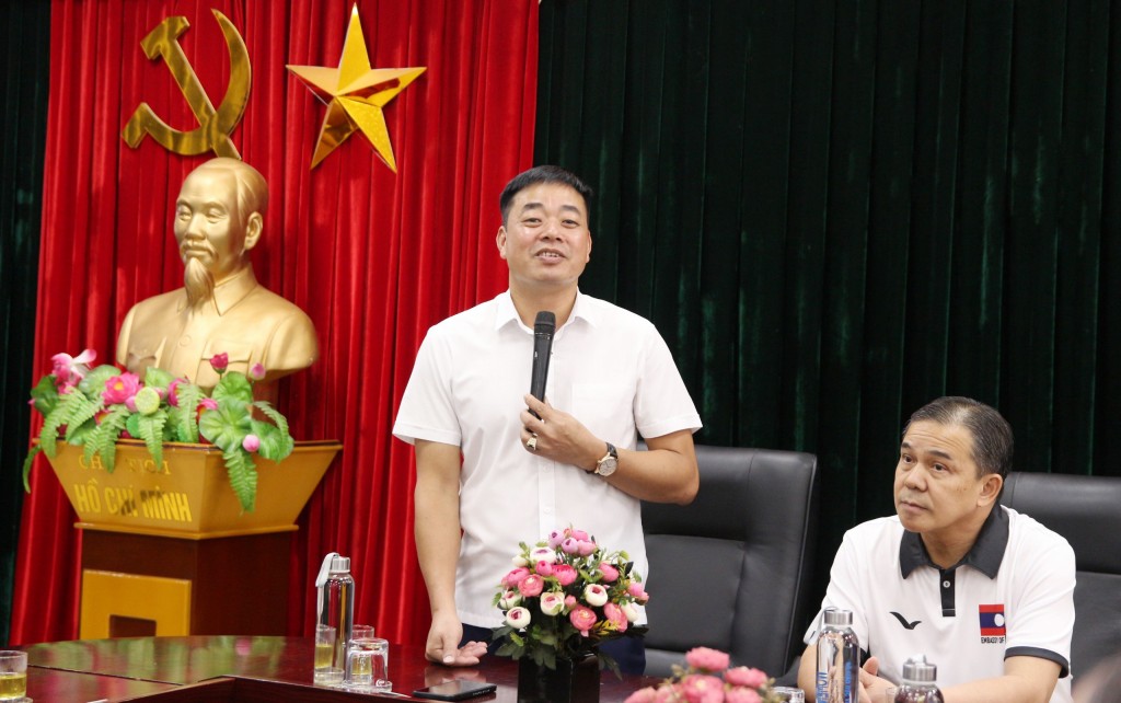 Đại sứ Đặc mệnh toàn quyền nước CHDCND Lào thăm trường Đại học Sư phạm TDTT Hà Nội