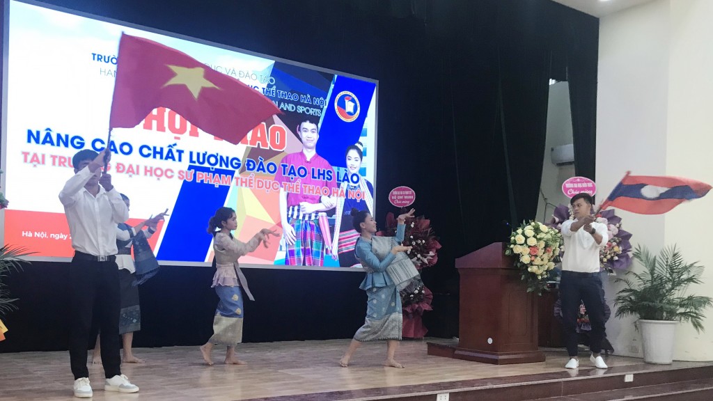 Nâng cao chất lượng đào tạo lưu học sinh Lào