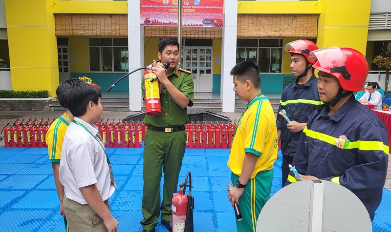 Công an tỉnh Bình Dương tập huấn công tác PCCC cho học sinh trên địa bàn toàn tỉnh