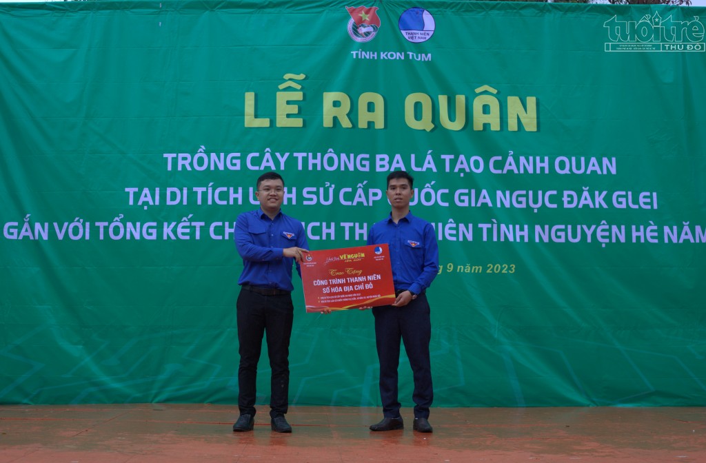 Kon Tum: Ra quân trồng cây thông ba lá gắn với Tổng kết chiến dịch Thanh niên tình nguyện hè năm 2023