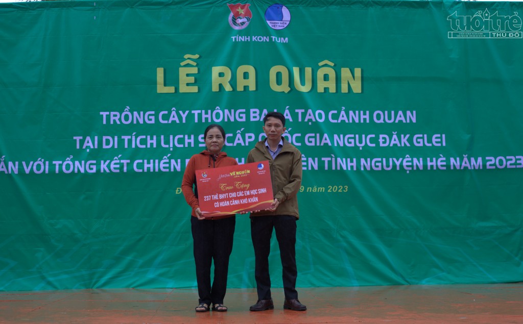 Kon Tum: Ra quân trồng cây thông ba lá gắn với Tổng kết chiến dịch Thanh niên tình nguyện hè năm 2023