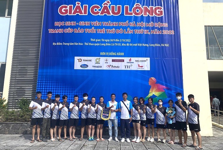 Đoàn vận động viên trường Đại học Mở Hà Nội tham gia