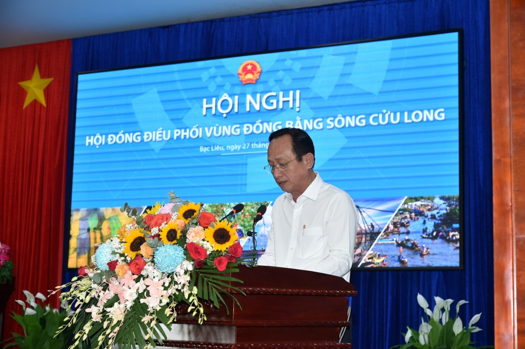 Chủ tịch UBND tỉnh Bạc Liêu Phạm Văn Thiều tham luận tại hội nghị. Ảnh VGP/Trần Mạnh