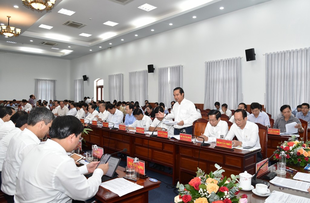 Bí thư Tỉnh ủy Long An Nguyễn Văn Được tham luận tại hội nghị. Ảnh VGP/Trần Mạnh