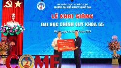 TNG Holdings Vietnam tiếp sức giấc mơ đến trường cho tân sinh viên đặc biệt khó khăn