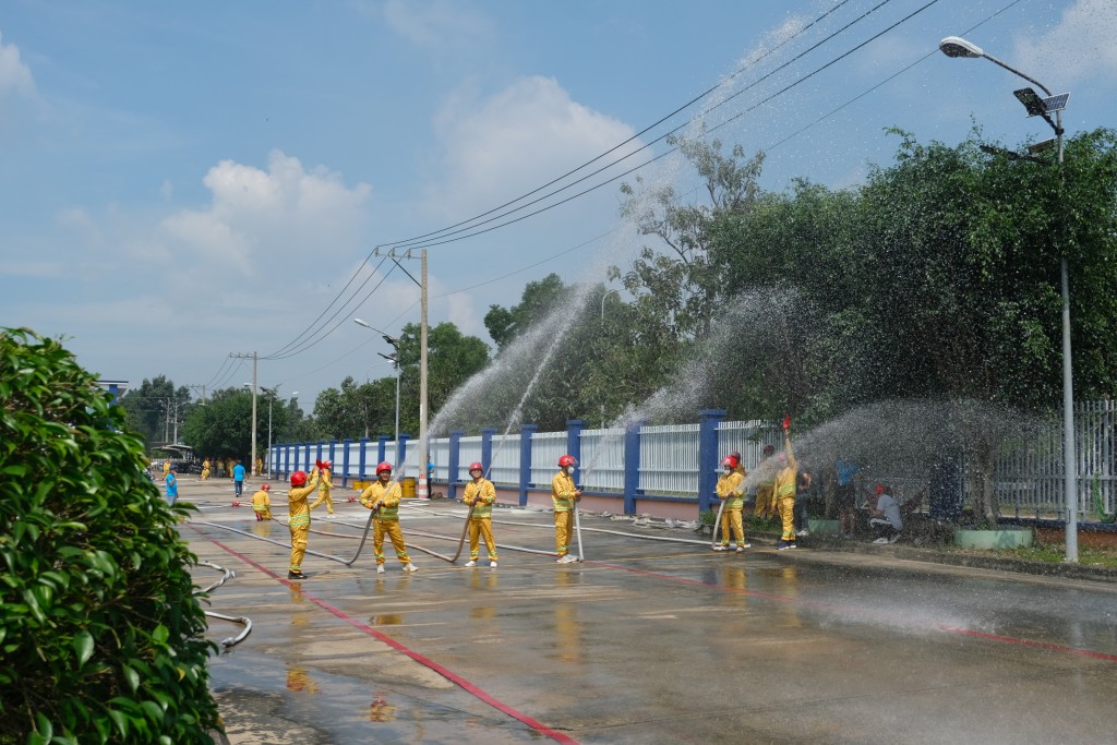 Sôi nổi cuộc thi “Chiến sĩ phòng cháy, chữa cháy”