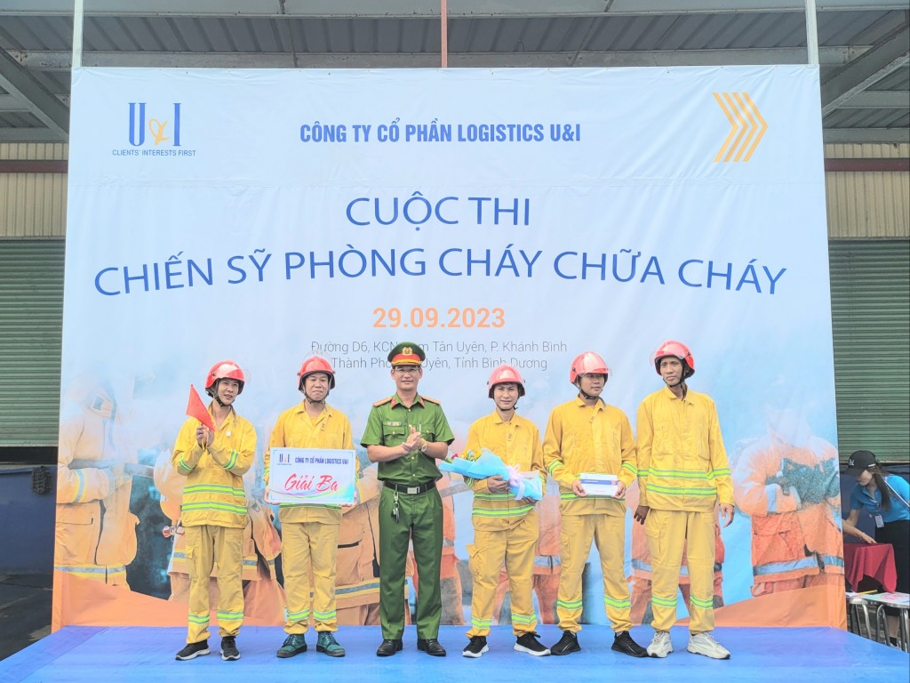 Sôi nổi cuộc thi “Chiến sĩ phòng cháy, chữa cháy”