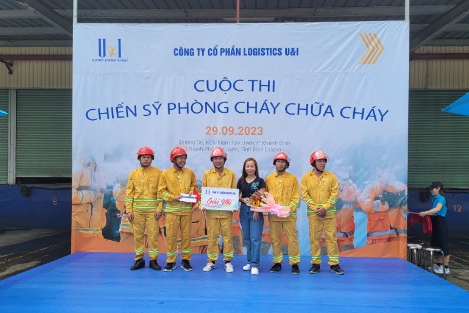 Sôi nổi cuộc thi “Chiến sĩ phòng cháy, chữa cháy”