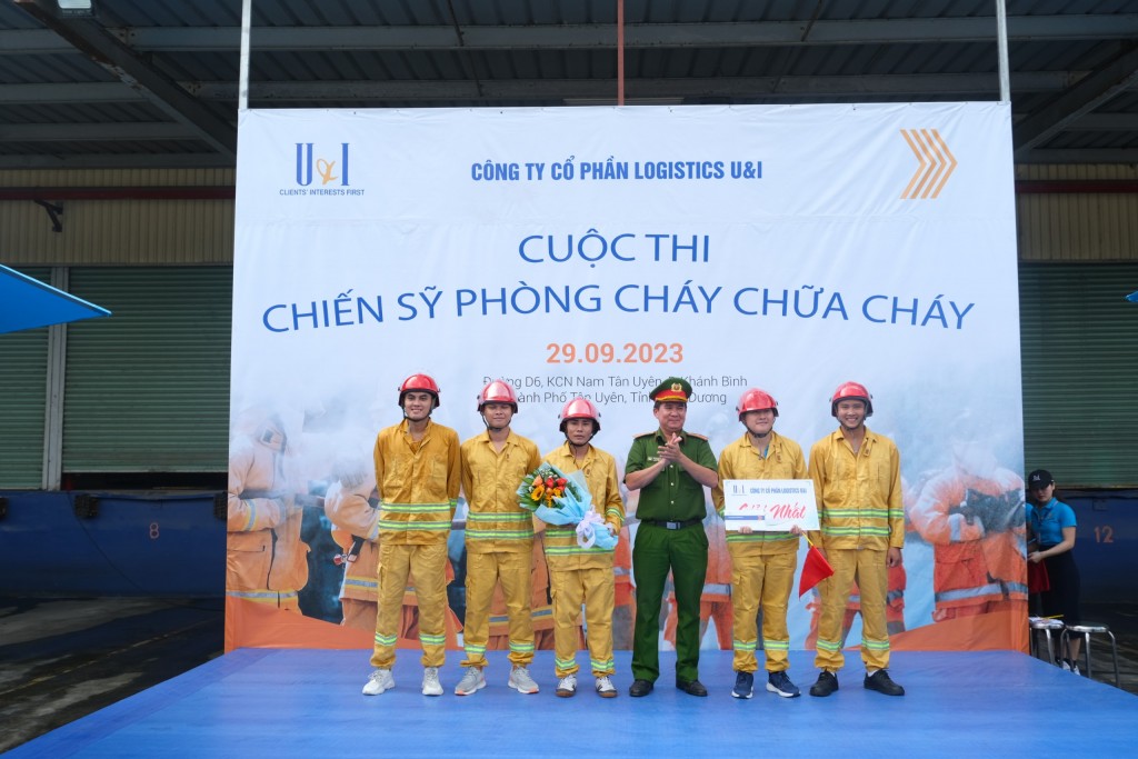 Sôi nổi cuộc thi “Chiến sĩ phòng cháy, chữa cháy”