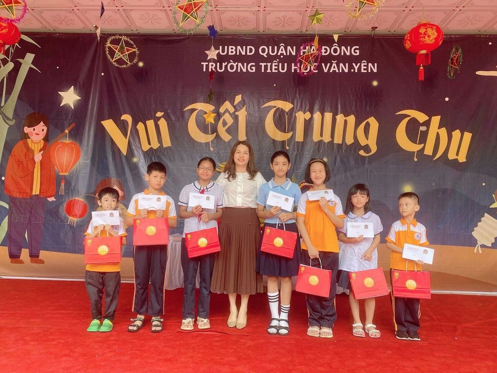 Cùng học sinh Hà Nội rộn ràng vui Tết Trung thu