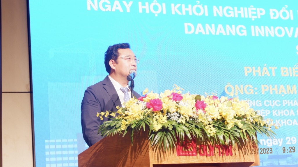 Ông Phạm Hồng Quất, Cục trưởng Cục Phát triển thị trường và Doanh nghiệp KH&CN (Bộ Khoa học và Công nghệ) ghi nhận và đánh giá cao hệ sinh thái KNĐMST Đà Nẵng (ảnh Đ.Minh)