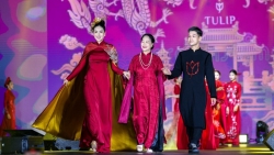 Tái hiện dòng chảy lịch sử dân tộc qua tà áo dài Việt Nam