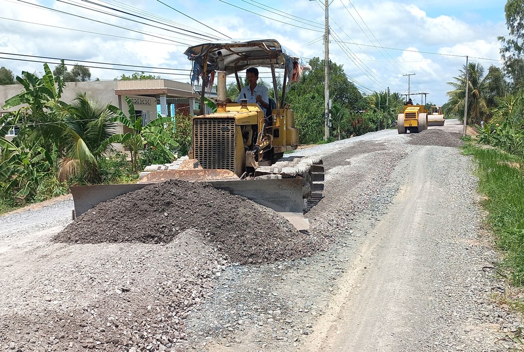 Nhiều tuyến đường giao thông nông thôn được đầu tư xây dựng