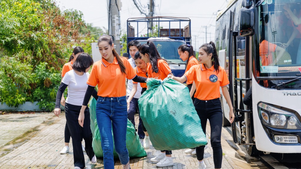 Thí sinh Miss Earth Việt Nam “sốc” trước những trải nghiệm về môi trường sống