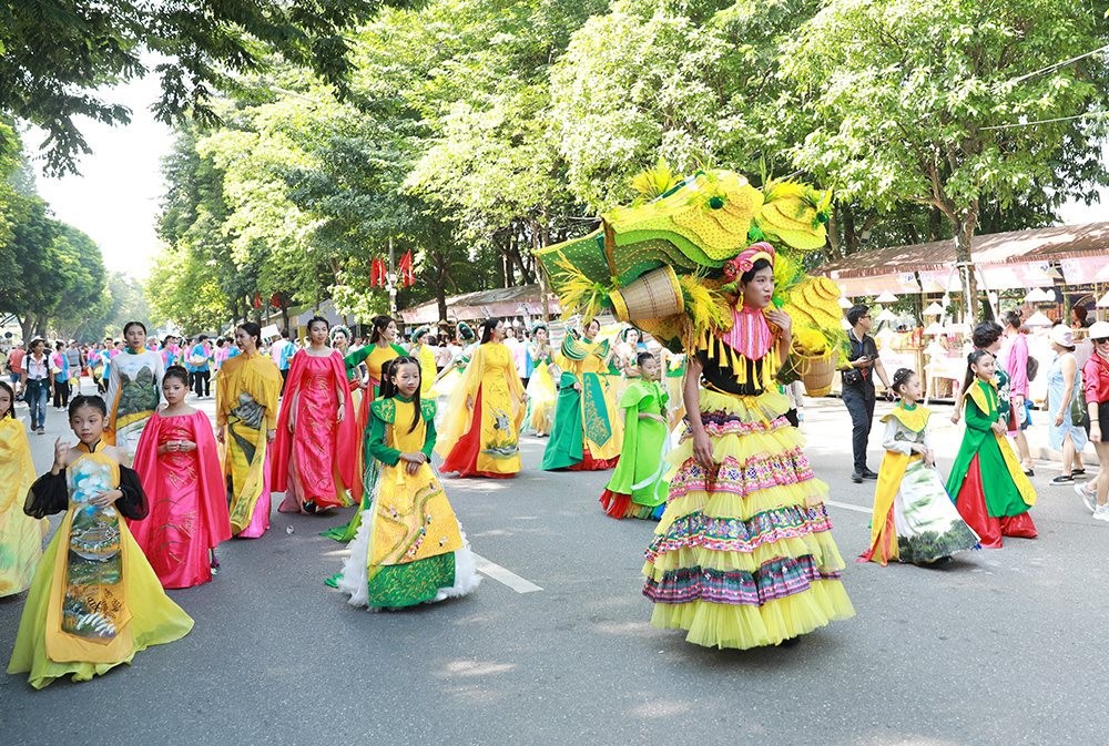 Rực rỡ sắc màu tại Carnaval Thu Hà Nội