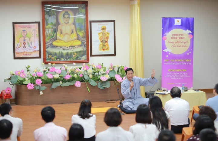 Lãnh đạo Văn Phú - Invest thường có những buổi đàm thoại cùng cán bộ nhân viên về triết lý của đạo Phật.