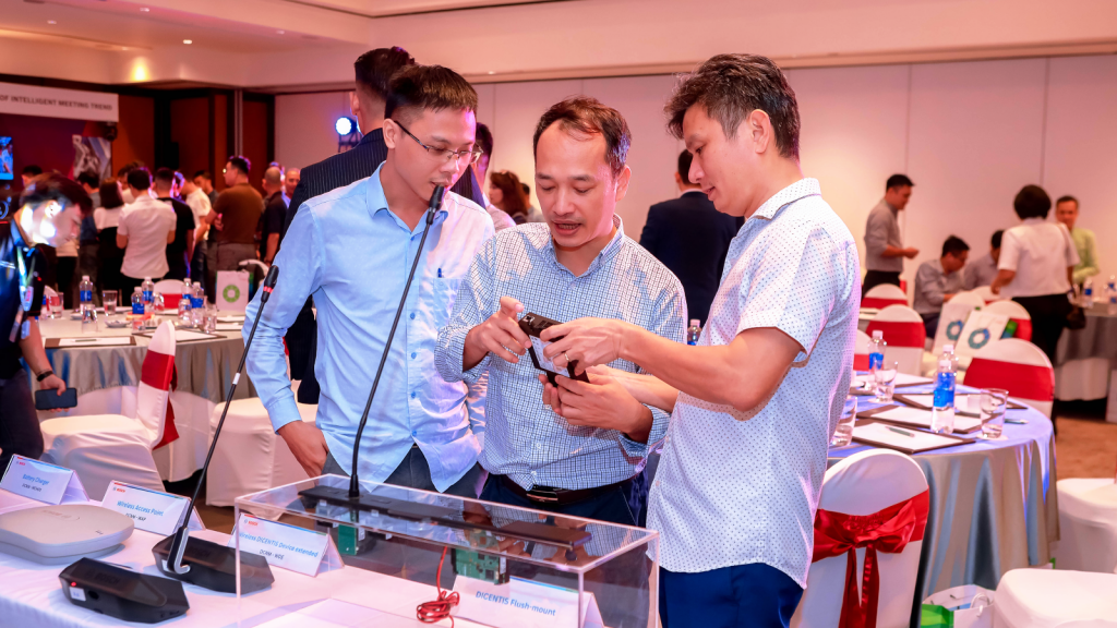 Bosch mang đến không gian trải nghiệm giải pháp hội họp tích hợp hàng đầu cho các doanh nghiệp