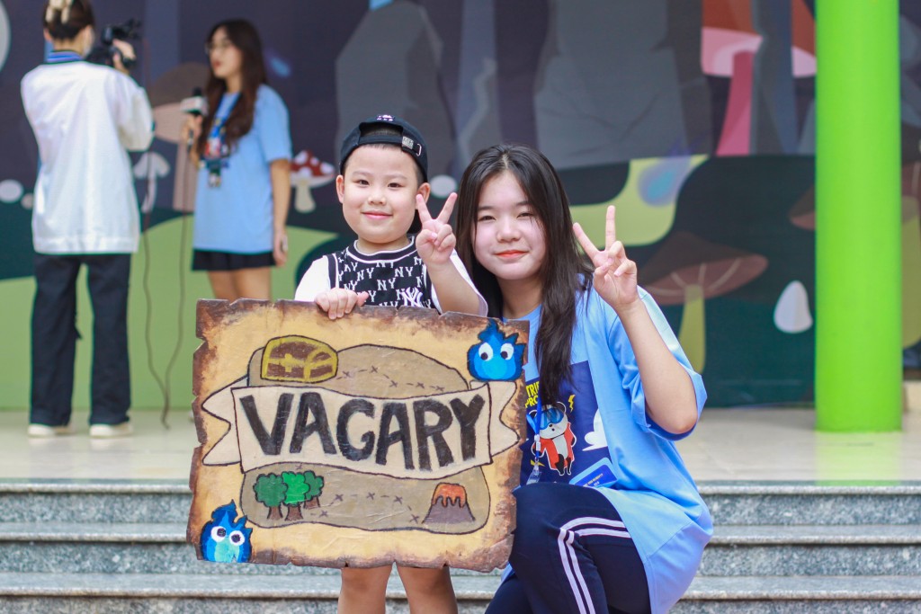 Học sinh Hà Nội truyền thông điệp bảo vệ môi trường qua hoạt động tái chế