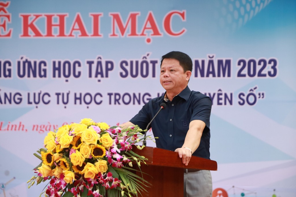 Phó Chủ tịch UBND huyện Mê Linh Lê Văn Khương phát biểu khai mạc
