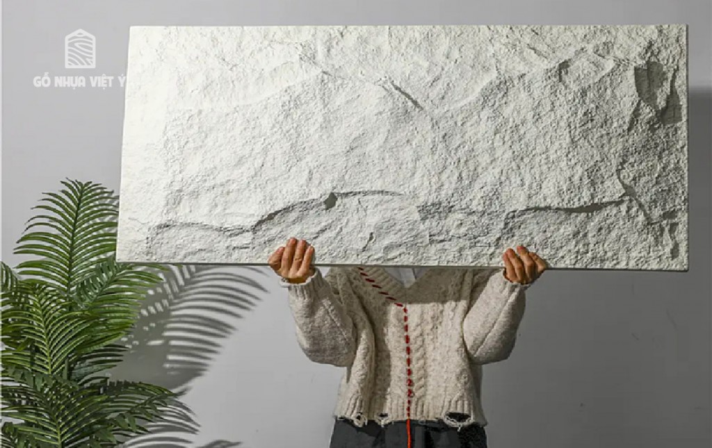 Tấm ốp tường PU foam giả đá của Gỗ nhựa Việt Ý có trọng lượng siêu nhẹ thường nằm trong khoảng từ 1 đến 3 kg/m2