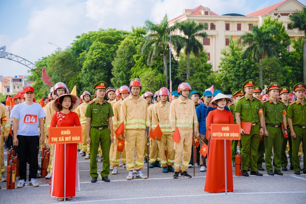 Công ty Tân Đệ vừa giành giải Nhì chung cuộc Hội thao Kỹ thuật chữa cháy và cứu nạn cứu hộ (CNCH) cấp tỉnh do tỉnh Hưng Yên