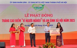 Vietcombank ủng hộ 10 tỷ đồng hưởng ứng Tháng cao điểm “Vì người nghèo