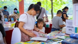 Văn hóa đọc - nét đẹp người Hà Nội