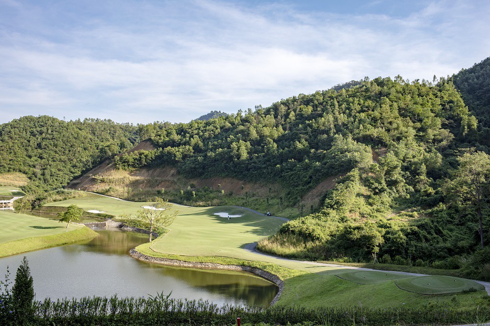 Bốn lợi thế của sân golf Hilltop Valley Golf Club