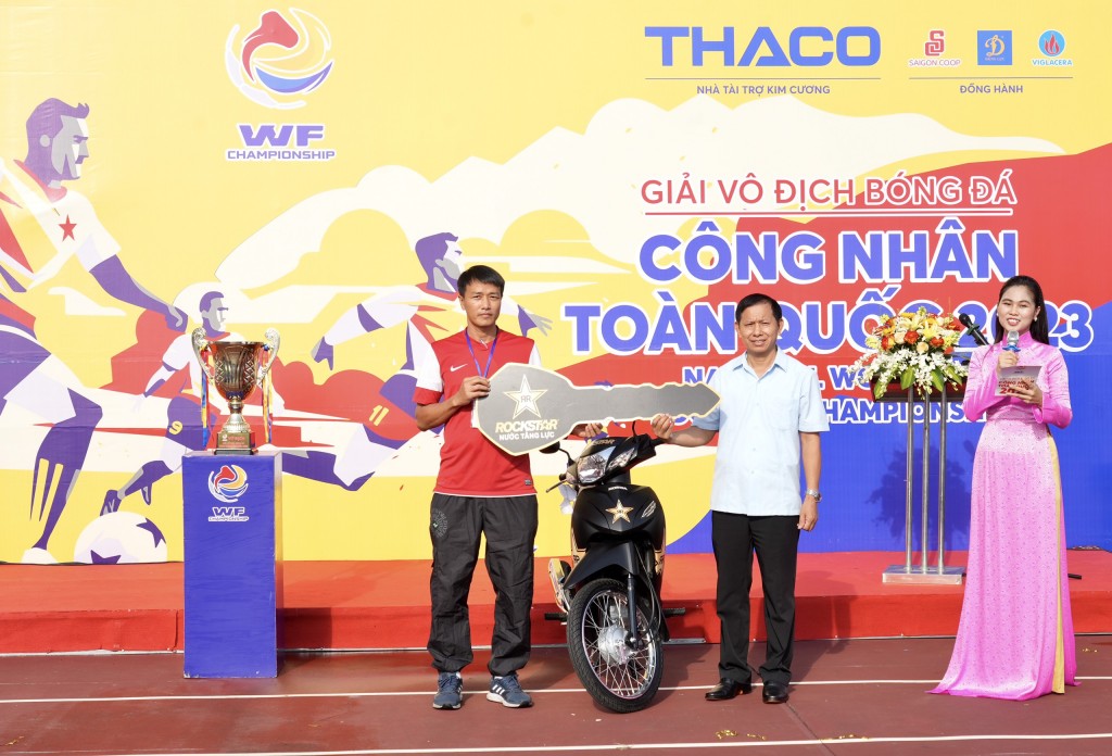 Nghi thức tặng xe