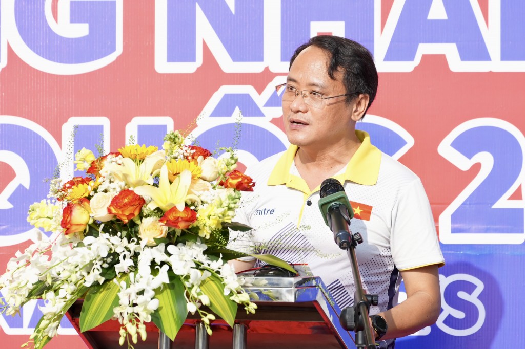  nhà báo Nguyễn Hoàng Nguyên, Phó Tổng biên tập báo Tuổi trẻ phát biểu khai mạc