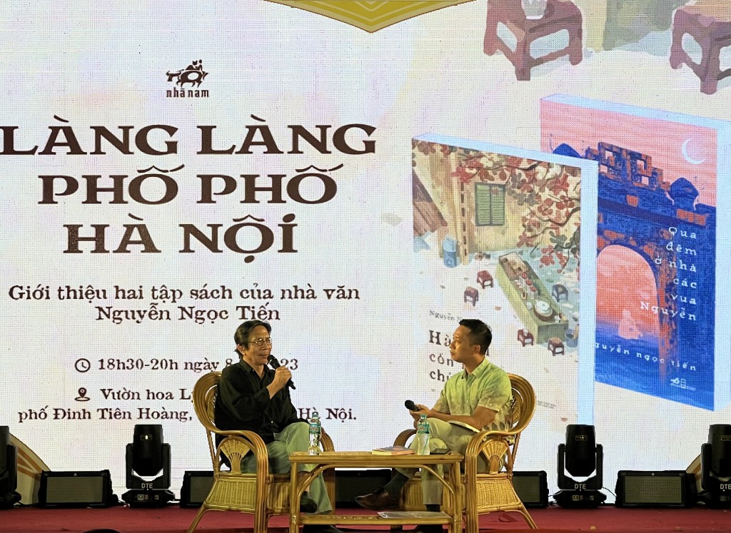 Nhà văn Nguyễn Ngọc Tiến và nhà văn Nguyễn Trương Quý thảo luận về những vấn đề độc giả rất quan tâm 