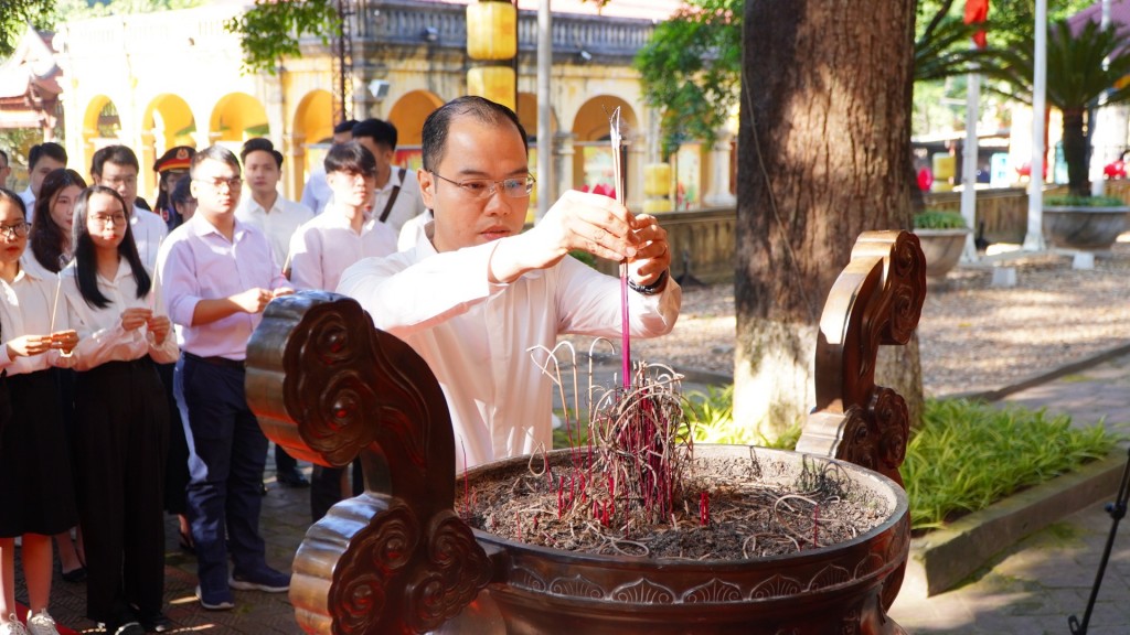 96 Thủ khoa xuất sắc dâng hương tại Hoàng thành Thăng Long