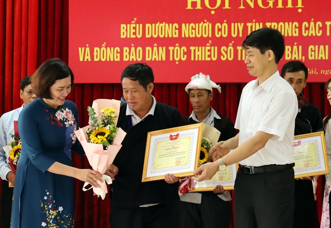 Phát huy vai trò của người uy tín trong xây dựng Nông thôn mới