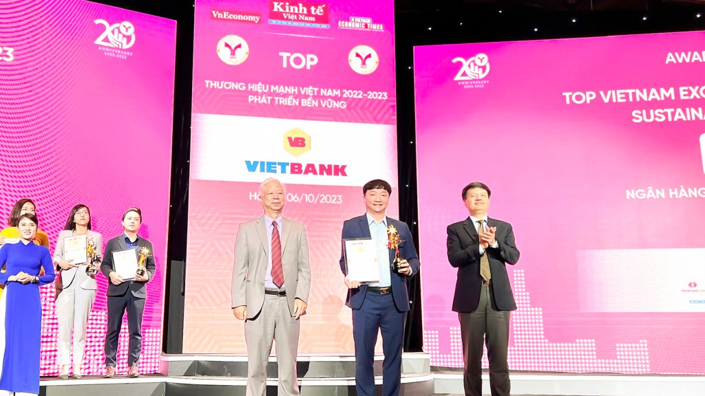 Vietbank nhận giải thưởng “Thương hiệu mạnh - phát triển bền vững 2023”