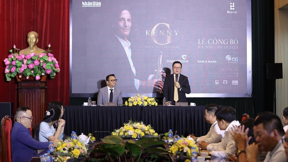 Kenny G trở lại Việt Nam biểu diễn trong dự án vì cộng đồng