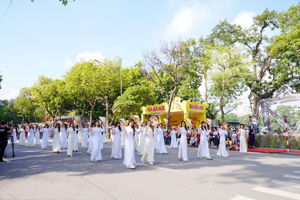 Nhịp phố phường trong thanh âm tháng 10