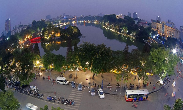 Phố phường Hà Nội với những nhịp đập đầy yêu thương