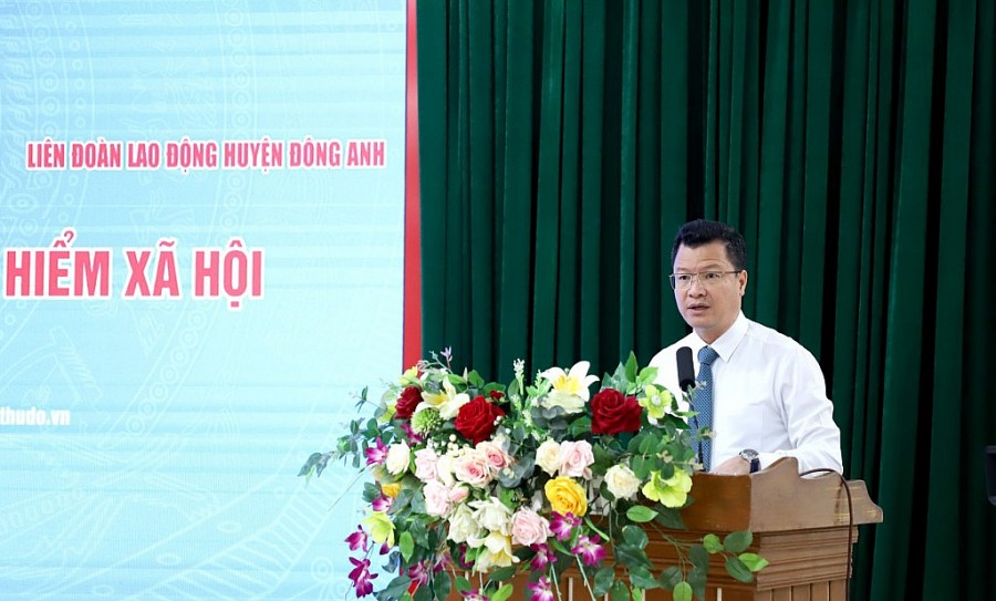 Phó Tổng biên tập báo Lao động Thủ đô Đinh Tuấn Anh phát biểu khai mạc buổi đối thoại