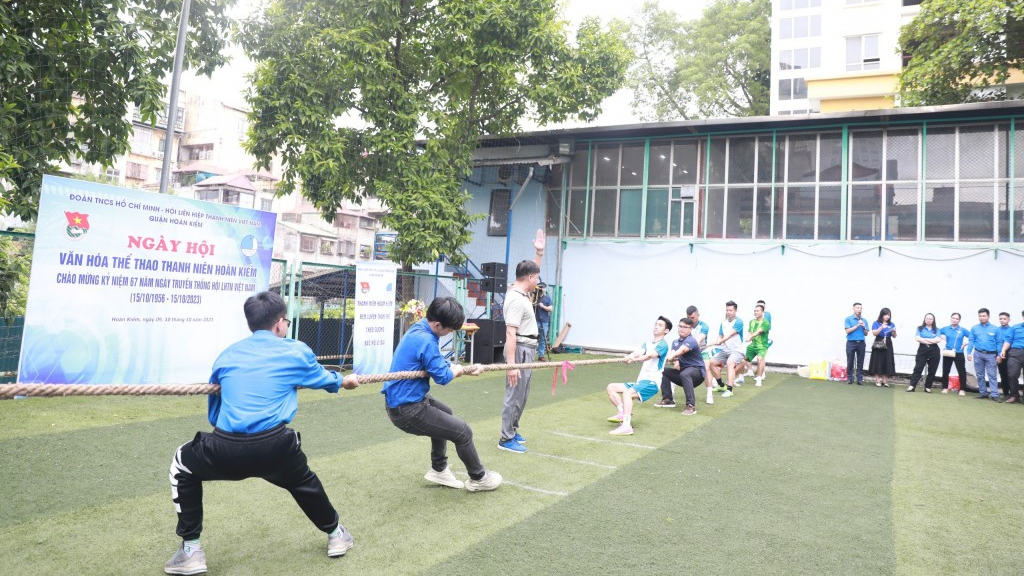 Thanh niên Hoàn Kiếm thi thể thao kỷ niệm Ngày Giải phóng Thủ đô