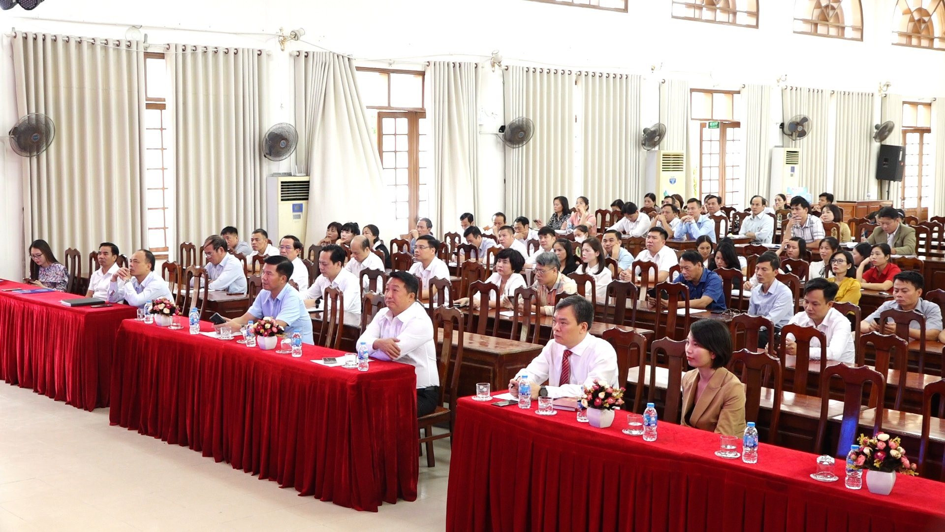Chính quyền huyện Thanh Oai thực hiện chuyển đổi số toàn diện phục vụ Nhân dân