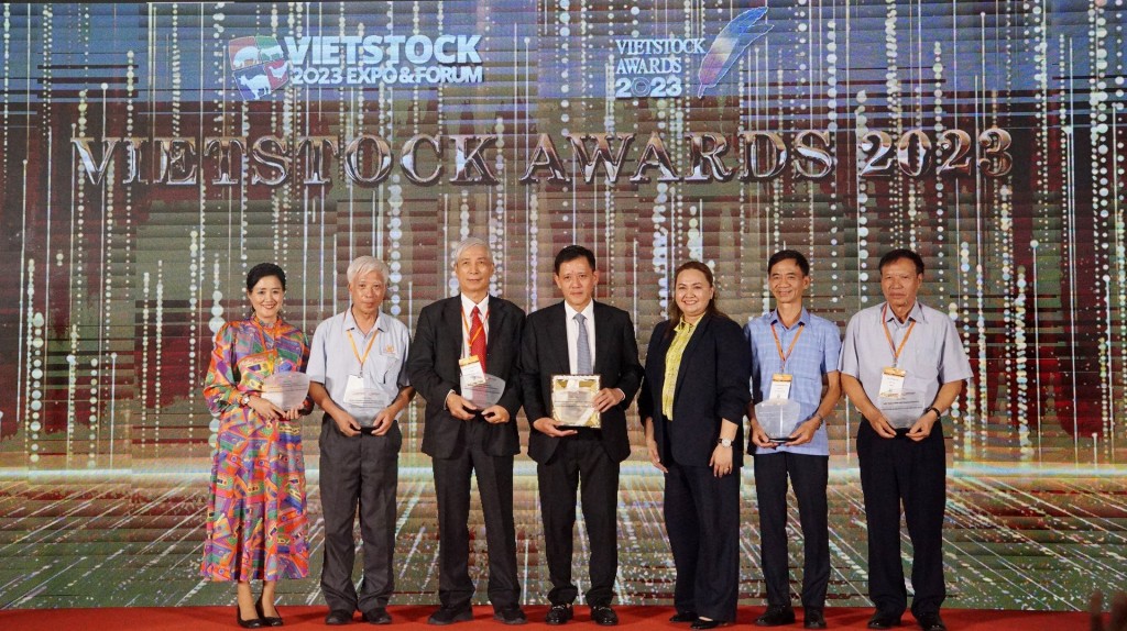 Các hiệp hội, tổ chức đã có những đóng góp tích cực cho thành công của Vietstock Awards 2023 cũng như Vietstock 2023.