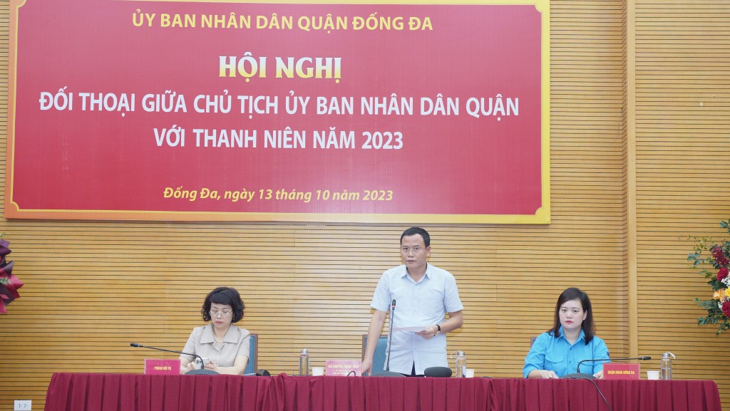 Đồng chí Nguyễn Thanh Tùng - Ủy viên BTV Quận ủy, Phó Chủ tịch UBND Quận Đống Đa chủ trì điều hành hội nghị
