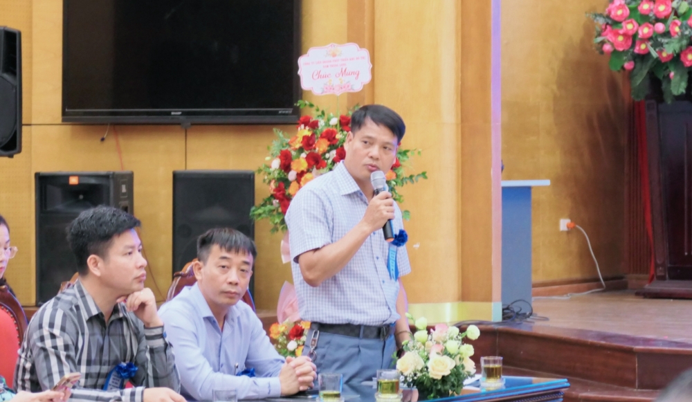 Gặp mặt, tôn vinh doanh nghiệp, cơ sở sản xuất trên địa bàn